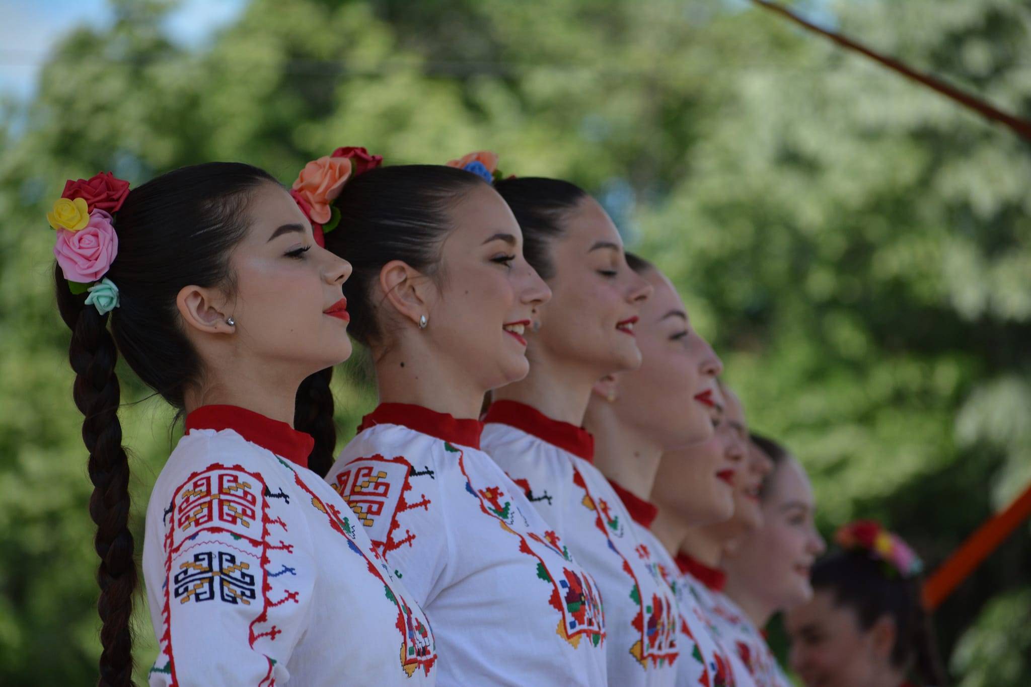 23 танцови клубове, школи и състави взеха участие в Четвъртия национален фолклорен фестивал 